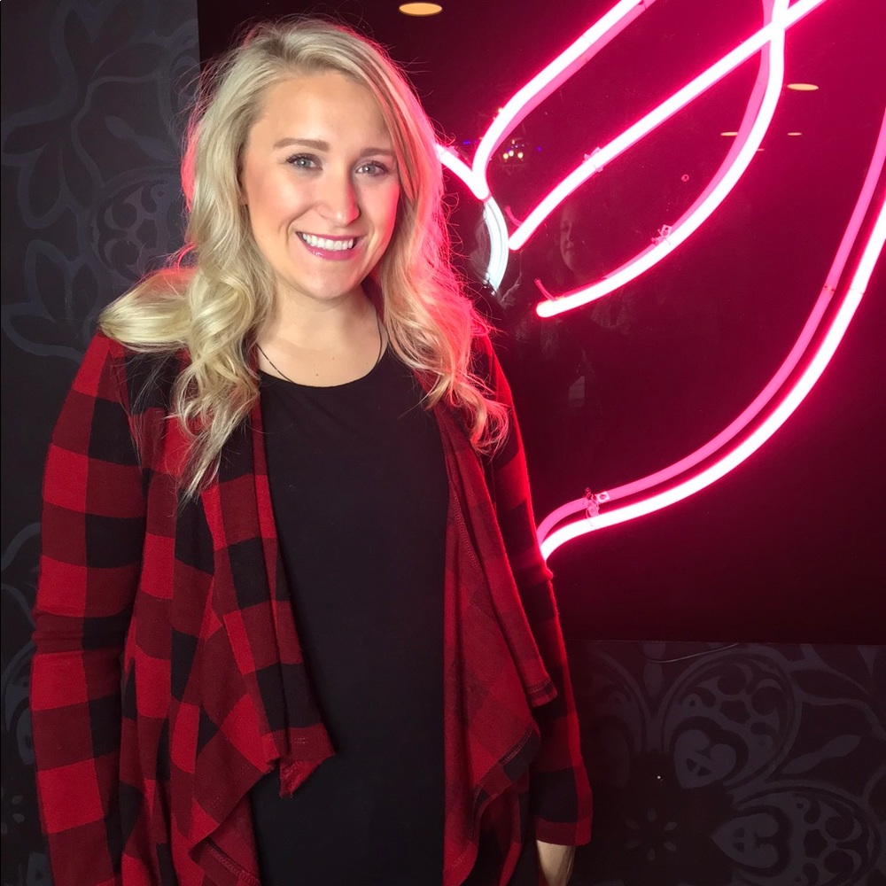 Meet your Posher, Caitlin